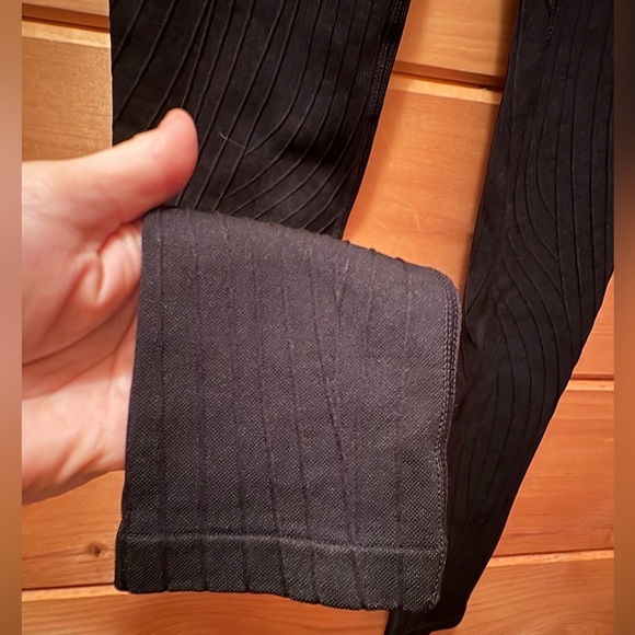Fabletics Seamless High waisted Linework Black leggings size XS NWT - Picture 4 of 9
